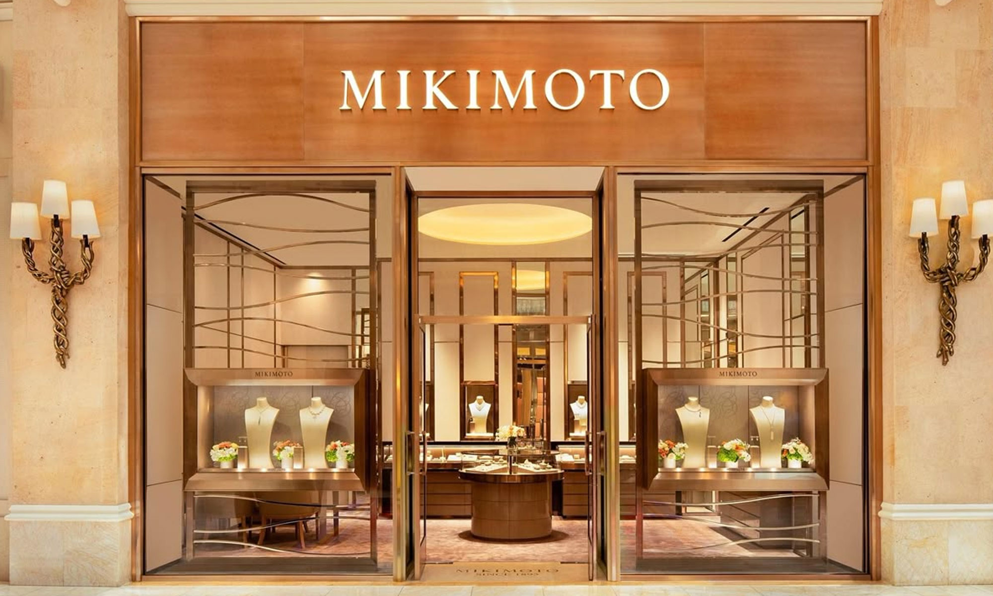 طراحی نمای بیرونی طلافروشی