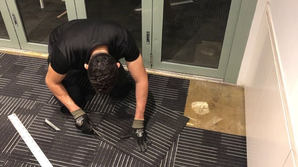 تعویض موکت تایل